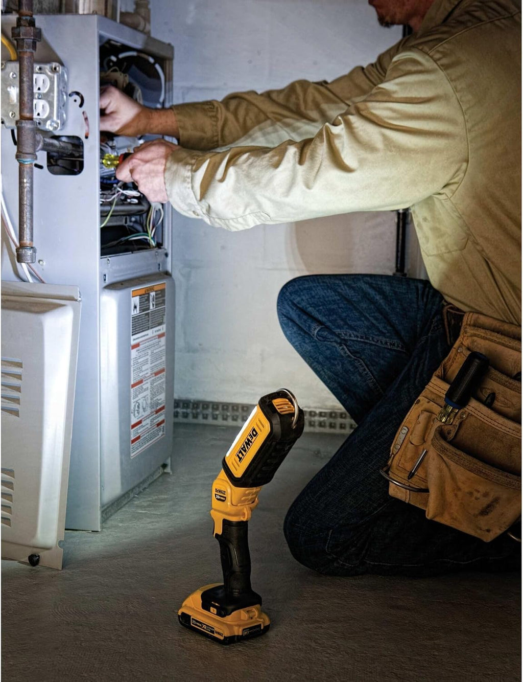 DEWALT DCL050B 20V Cordless LED Hand Held Area Light Worklight