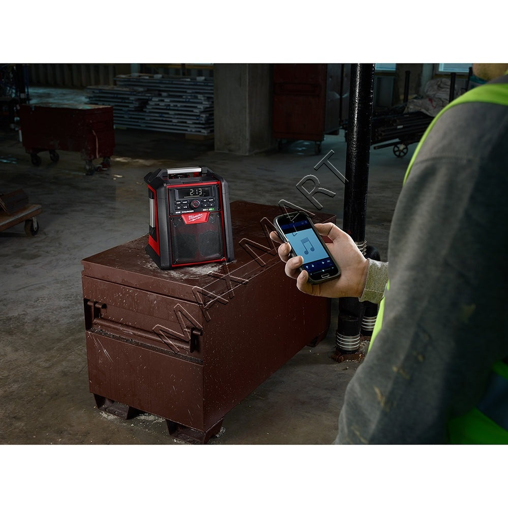 Milwaukee 2792-20 M18 Cordless Jobsite Bluetooth Radio Speaker and Charger (Tool Only)