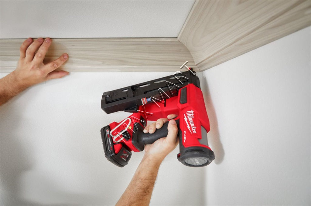 Milwaukee 2841-20 M18 FUEL Brushless Cordles 16 Gauge 16ga Angled Finish Nailer (Tool-Only)