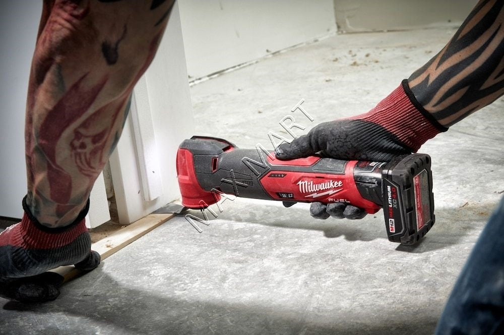 Milwaukee 2526-20 M12 FUEL Cordless Oscillating Multi-Tool (Tool Only)