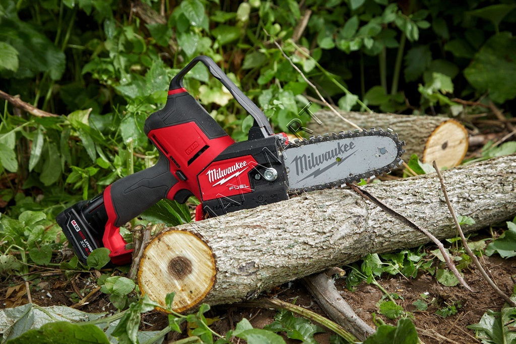 Milwaukee 2527-20 M12 FUEL 6-inch HATCHET Pruning Saw Chainsaw (Tool Only)