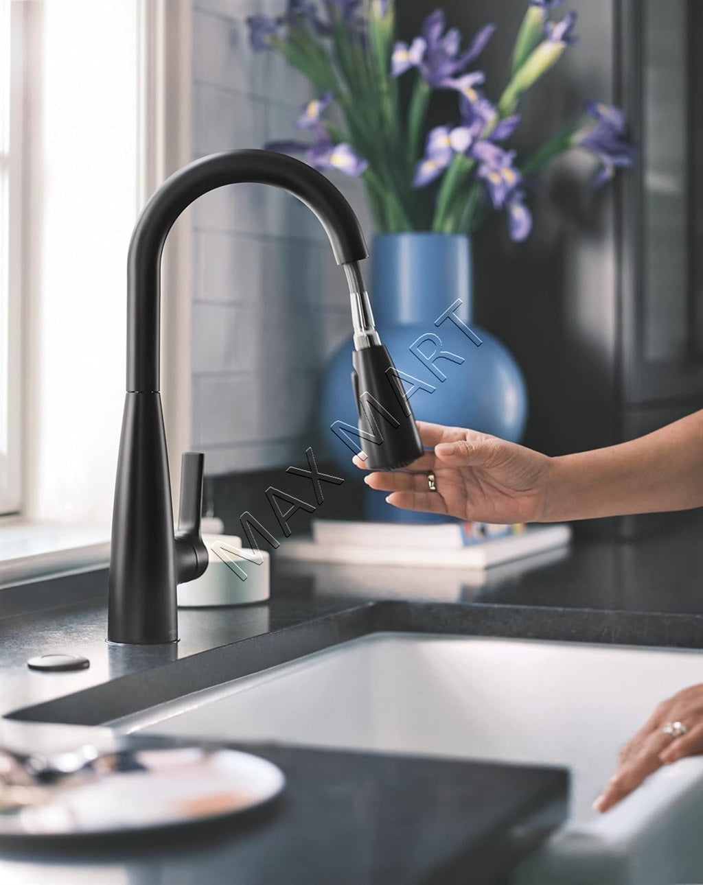 MOEN Haelyn 87627BL Pull-Down Sprayer Kitchen Faucet with Soap Dispenser - Matte Black