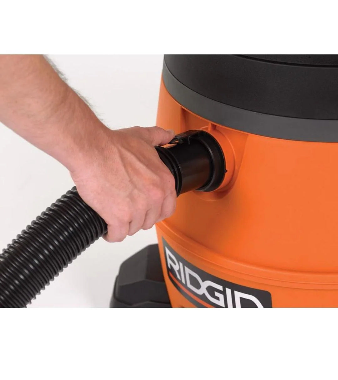 RIDGID 2-1/2 英寸 x 7 英尺 Tug-A-Long 通用锁定柔性真空软管，适用于干湿车间吸尘器